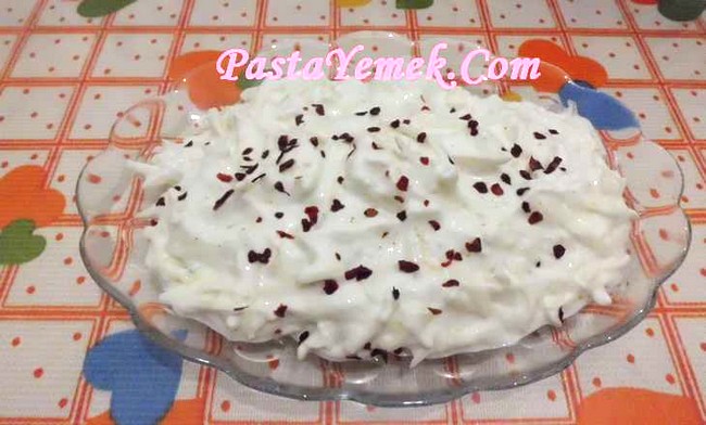 Yoğurtlu Kereviz Salatası Tarifi