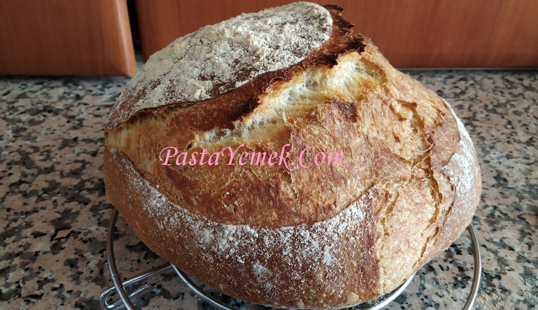 Evde Yapılan Çıtır Çıtır Ekşi Maya Ekmek Tarifi